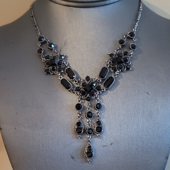 Jet Necklace - Picture 2 of 2